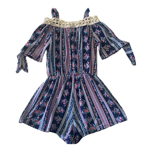 ROMPERS-GIRLS SIZE 5-BUNDLE OF 2 ROMPERS-HEART & ARROW AND CHILDRENS PLACE - Picture 3 of 9